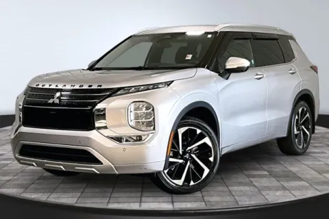 Another view of 2022 Mitsubishi Outlander SEL for sale in Roanoke, IN at Southwest Auto Sales