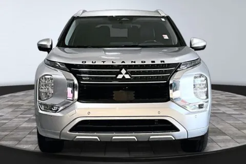 Photos of 2022 Mitsubishi Outlander SEL for sale in Roanoke, IN at Southwest Auto Sales