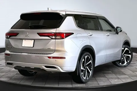 More photos of 2022 Mitsubishi Outlander SEL at Southwest Auto Sales, IN