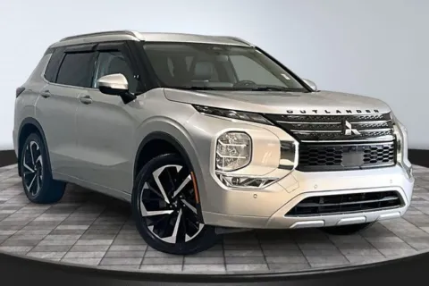 Silver 2022 Mitsubishi Outlander SEL for sale in Roanoke, IN