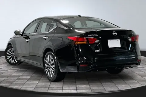 More photos of 2023 Nissan Altima 2.5 SV at Southwest Auto Sales, IN