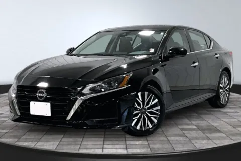 Another view of 2023 Nissan Altima 2.5 SV for sale in Roanoke, IN at Southwest Auto Sales