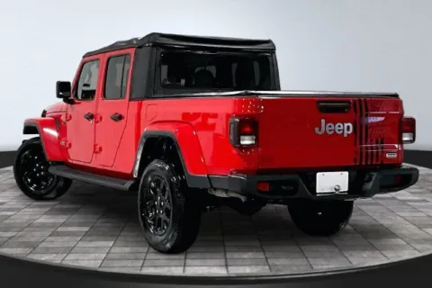 More photos of 2023 Jeep Gladiator Overland at Southwest Auto Sales, IN