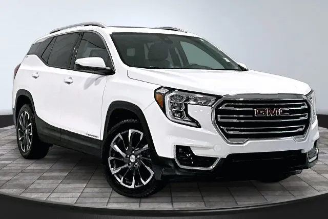 White 2023 GMC Terrain SLT for sale in Roanoke, IN
