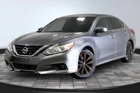 Another view of 2018 Nissan Altima 2.5 SL for sale in Roanoke, IN at Southwest Auto Sales