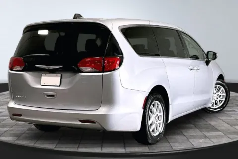 More photos of 2023 Chrysler Voyager LX at Southwest Auto Sales, IN