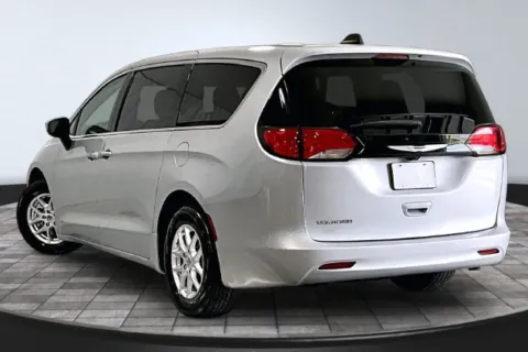 More photos of 2023 Chrysler Voyager LX at Southwest Auto Sales, IN
