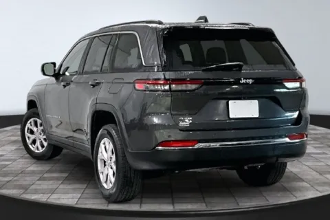 More photos of 2022 Jeep Grand Cherokee Limited at Southwest Auto Sales, IN