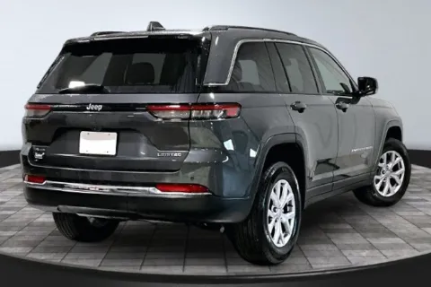 More photos of 2022 Jeep Grand Cherokee Limited at Southwest Auto Sales, IN