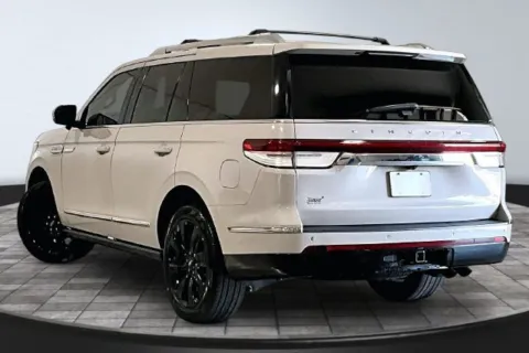 More photos of 2022 Lincoln Navigator Reserve at Southwest Auto Sales, IN
