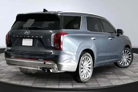 More photos of 2023 Hyundai Palisade Calligraphy at Southwest Auto Sales, IN