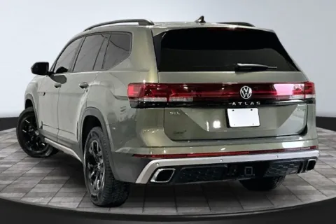 More photos of 2024 Volkswagen Atlas 2.0T Peak Edition SEL at Southwest Auto Sales, IN