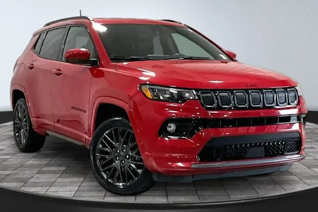 Red 2022 Jeep Compass Limited for sale in Roanoke, IN