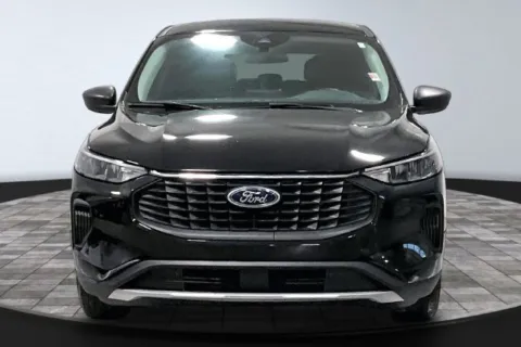 Photos of 2023 Ford Escape Active for sale in Roanoke, IN at Southwest Auto Sales