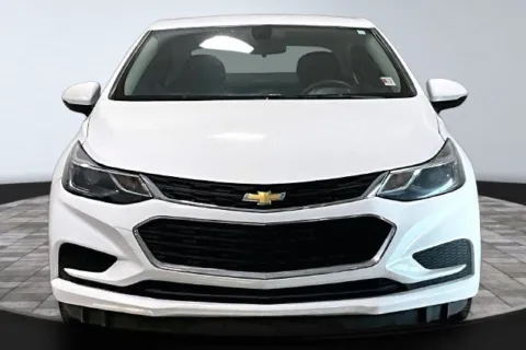 Photos of 2018 Chevrolet Cruze LT for sale in Roanoke, IN at Southwest Auto Sales
