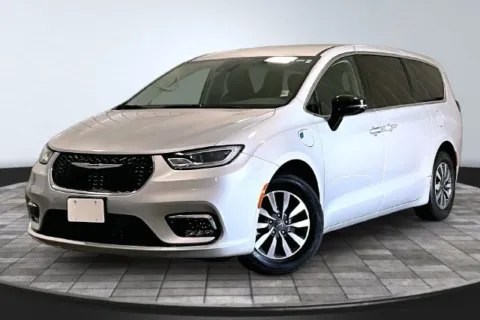 Another view of 2024 Chrysler Pacifica Hybrid Select for sale in Roanoke, IN at Southwest Auto Sales