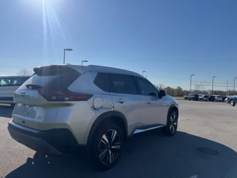 More photos of 2021 Nissan Rogue SL at Southwest Auto Sales, IN