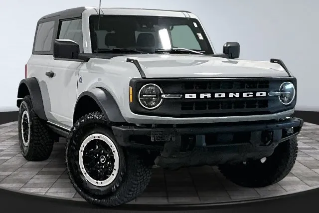 Gray 2021 Ford Bronco Black Diamond for sale in Roanoke, IN