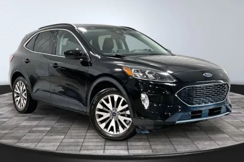 Black 2022 Ford Escape Hybrid Titanium for sale in Roanoke, IN