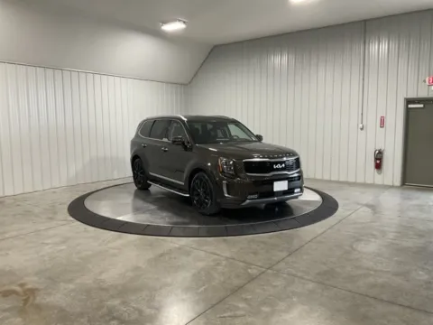 Photos of 2022 Kia Telluride SX for sale in Roanoke, IN at Southwest Auto Sales