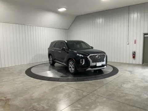 Photos of 2022 Hyundai Palisade SEL for sale in Roanoke, IN at Southwest Auto Sales