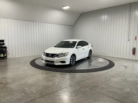 More photos of 2017 Nissan Altima 2.5 SV at Southwest Auto Sales, IN