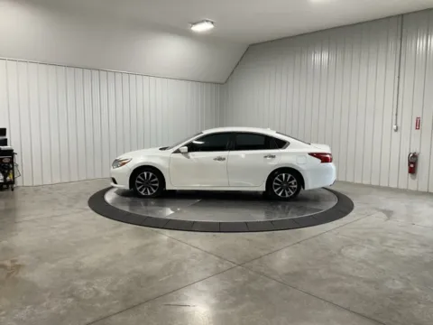 More photos of 2017 Nissan Altima 2.5 SV at Southwest Auto Sales, IN