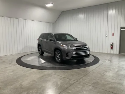 Photos of 2018 Toyota Highlander LE for sale in Roanoke, IN at Southwest Auto Sales