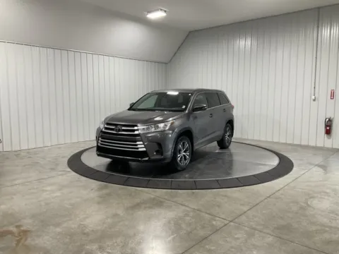More photos of 2018 Toyota Highlander LE at Southwest Auto Sales, IN