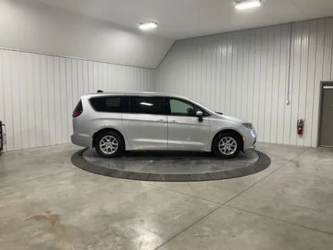 More photos of 2023 Chrysler Pacifica Touring L at Southwest Auto Sales, IN