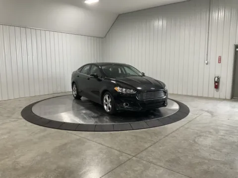 Photos of 2013 Ford Fusion SE for sale in Roanoke, IN at Southwest Auto Sales