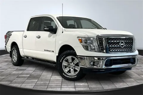 Black 2018 Nissan Titan SL for sale in Roanoke, IN
