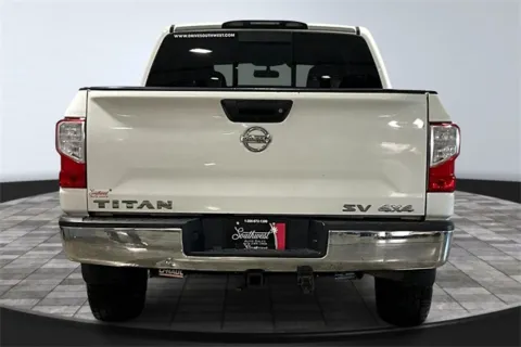 More photos of 2018 Nissan Titan SL at Southwest Auto Sales, IN