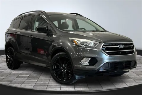 Gray 2017 Ford Escape SE for sale in Roanoke, IN
