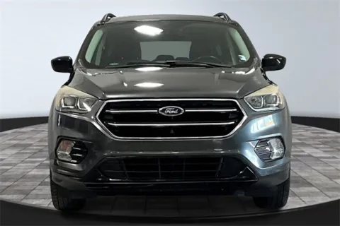 Photos of 2017 Ford Escape SE for sale in Roanoke, IN at Southwest Auto Sales