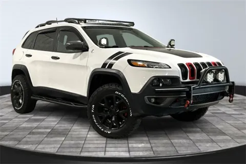 White 2017 Jeep Cherokee Trailhawk for sale in Roanoke, IN
