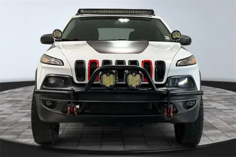 Photos of 2017 Jeep Cherokee Trailhawk for sale in Roanoke, IN at Southwest Auto Sales