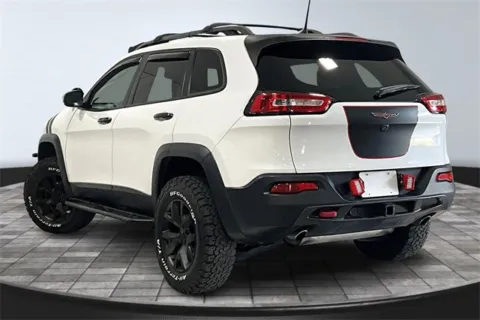 More photos of 2017 Jeep Cherokee Trailhawk at Southwest Auto Sales, IN