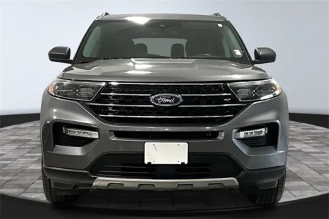 Photos of 2022 Ford Explorer XLT for sale in Roanoke, IN at Southwest Auto Sales