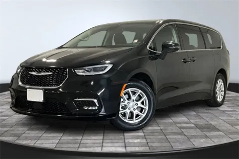 Another view of 2023 Chrysler Pacifica Touring L for sale in Roanoke, IN at Southwest Auto Sales
