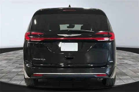 More photos of 2023 Chrysler Pacifica Touring L at Southwest Auto Sales, IN