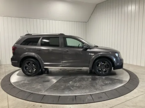 More photos of 2020 Dodge Journey Crossroad at Southwest Auto Sales, IN