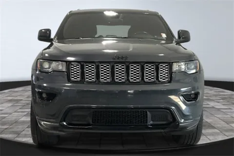 Photos of 2018 Jeep Grand Cherokee Altitude for sale in Roanoke, IN at Southwest Auto Sales