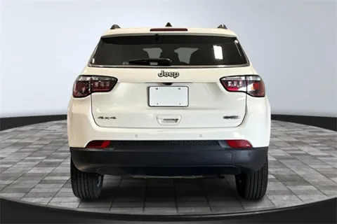 More photos of 2018 Jeep Compass Latitude at Southwest Auto Sales, IN