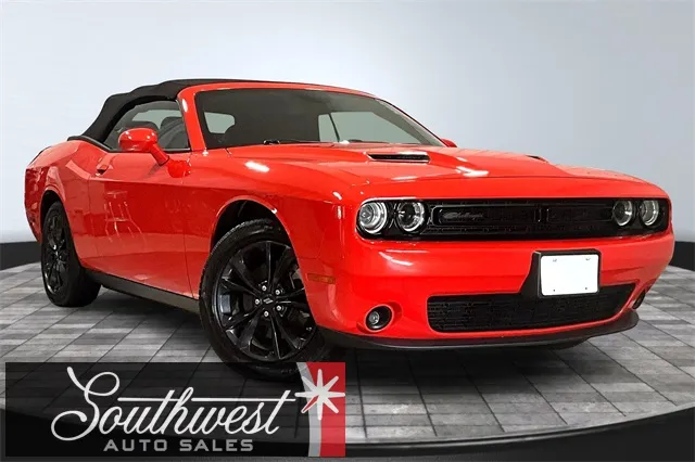 2022 Dodge Challenger SXT for sale in Roanoke, IN