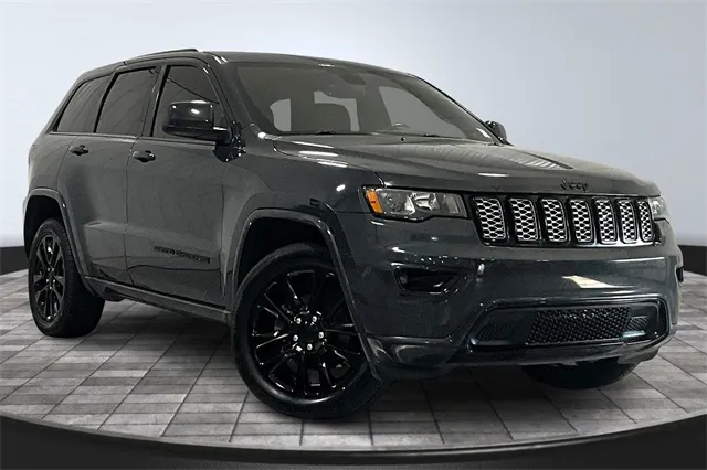 Gray 2018 Jeep Grand Cherokee Altitude for sale in Roanoke, IN