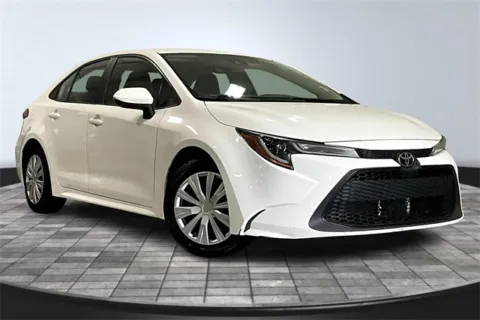 White 2021 Toyota Corolla LE for sale in Roanoke, IN