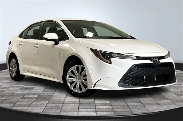 White 2021 Toyota Corolla LE for sale in Roanoke, IN