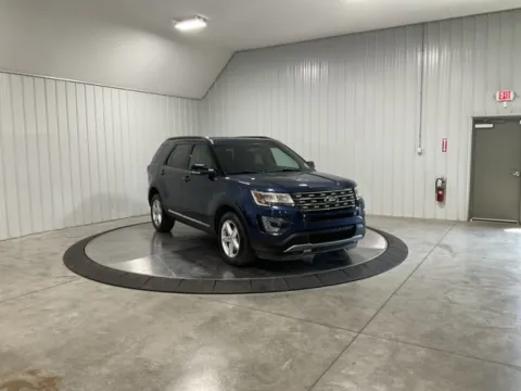 Photos of 2017 Ford Explorer XLT for sale in Roanoke, IN at Southwest Auto Sales