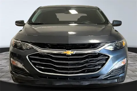 Photos of 2020 Chevrolet Malibu LT for sale in Roanoke, IN at Southwest Auto Sales